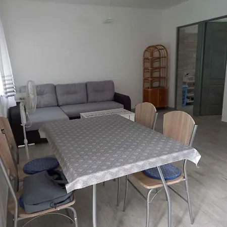 Semesterbostad In 42286