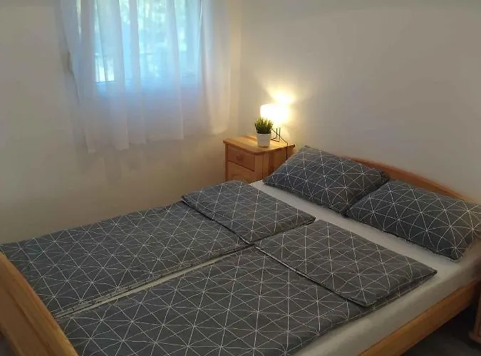 In 42286 * Balatongyörök