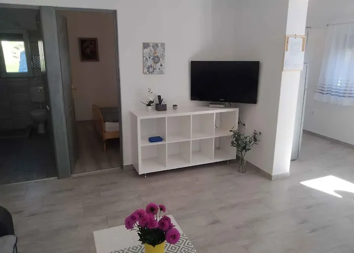 In 42286 Балатондьёрёк