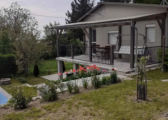 In 42286 * Balatongyörök